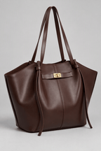 Sac à main marron foncé
femme cuir vegan vue côté
Eglaria