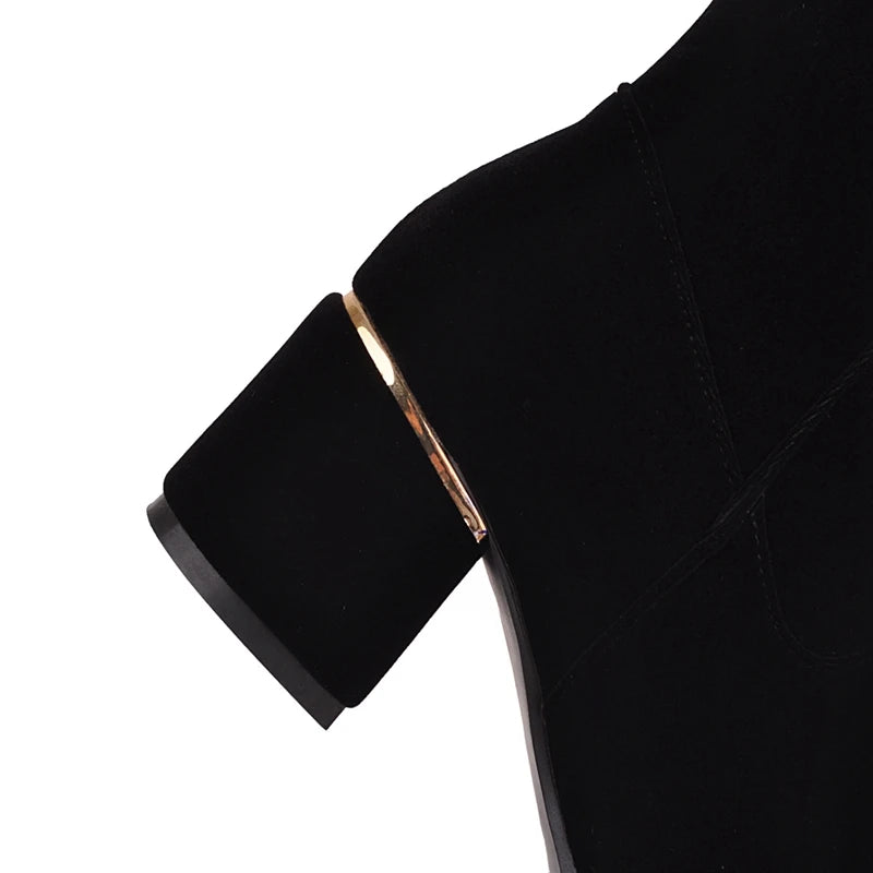 Bottes hautes en daim à talon rond – DAHLÉNA