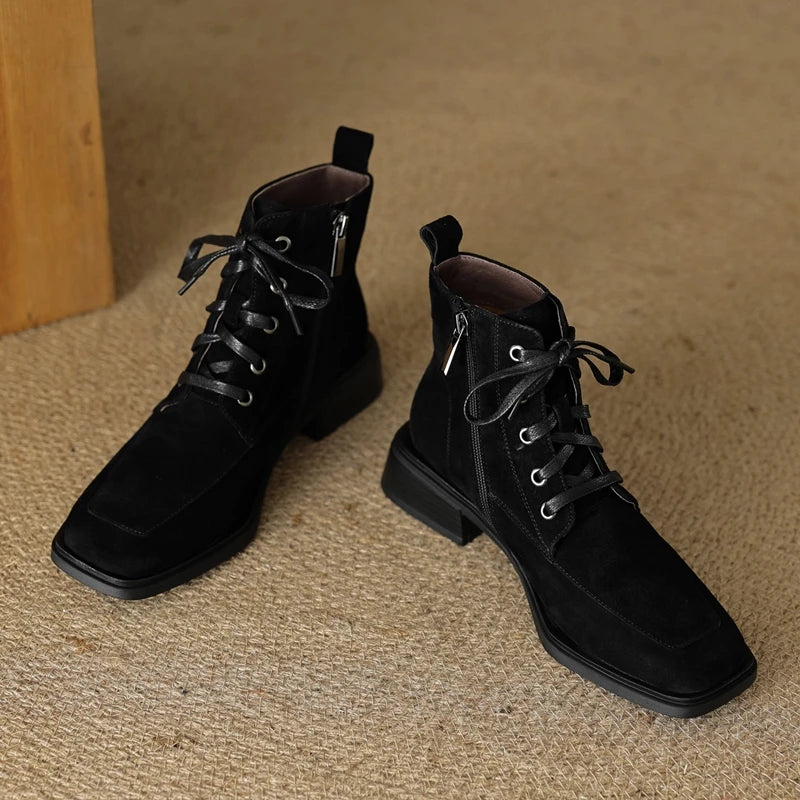 Bottines à lacet en daim talon carré – DANÉLIA