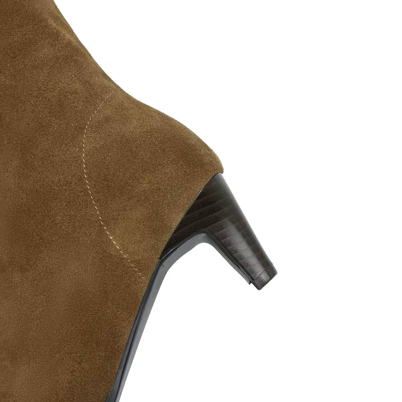 Bottines en cuir suédé à talon pointu – ISÉA