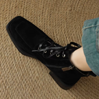 Bottines à lacet en daim talon carré – DANÉLIA