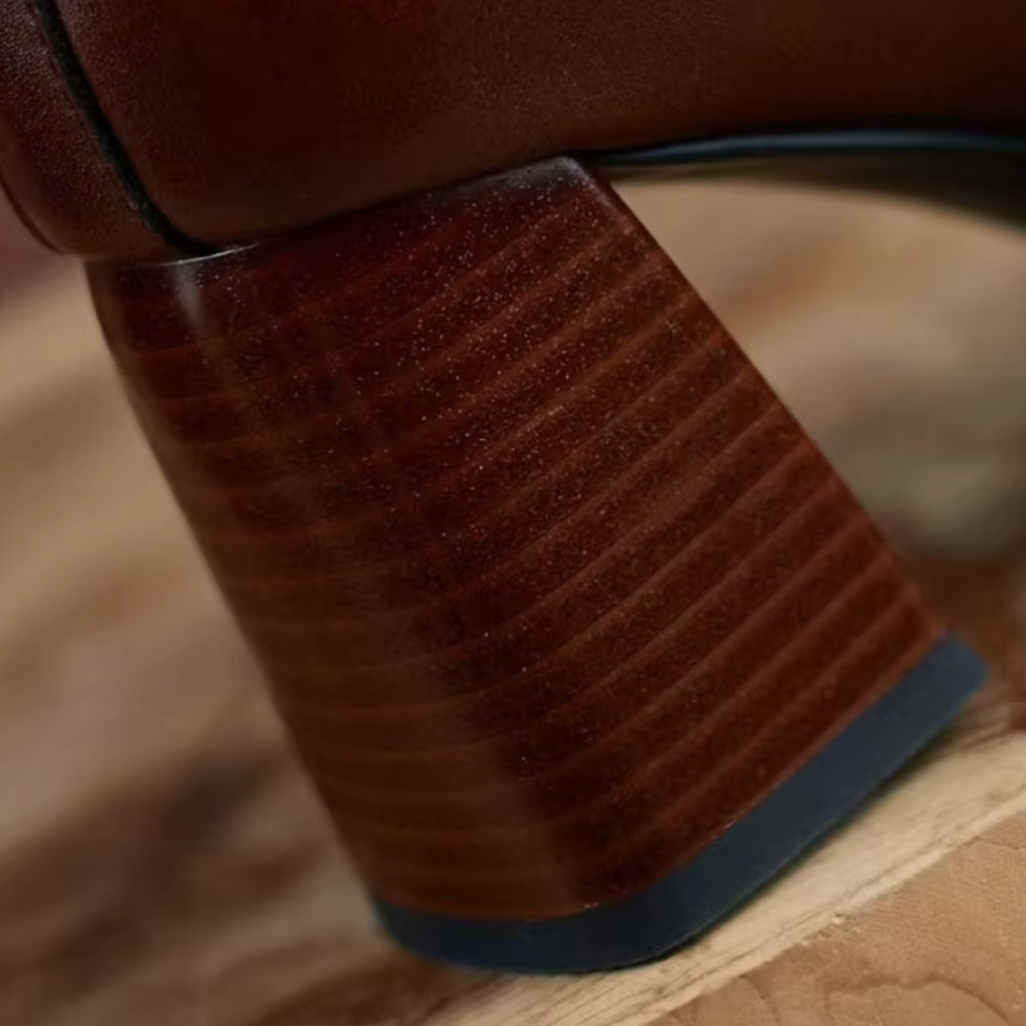 Bottines en similicuir à talon haut bout pointu – VALÉNA