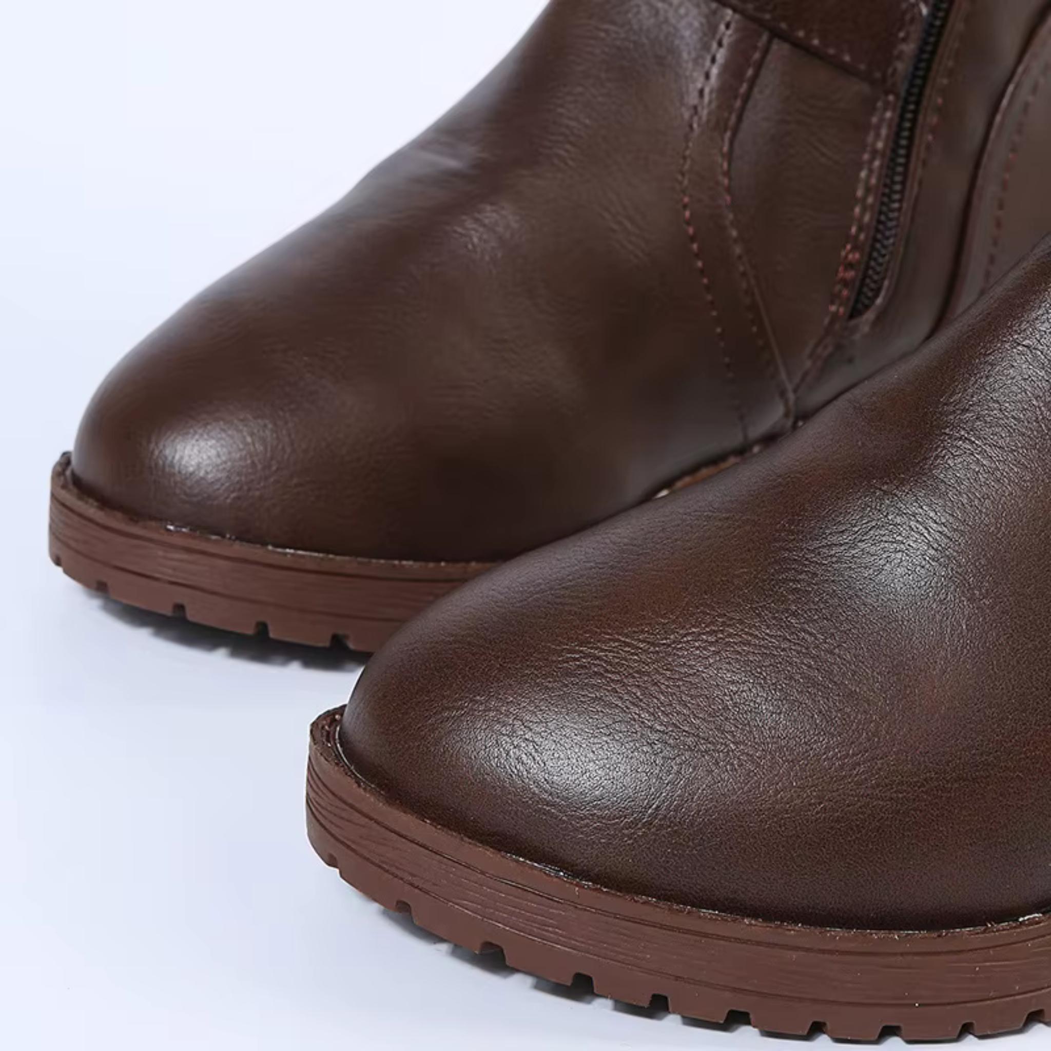 Bottes hautes en similicuir à semelle lisse bout rond – LÉRIA