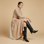 Femme en robe élégante - pose assise