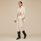 Femme en tenue sophistiquée - pose en mouvement