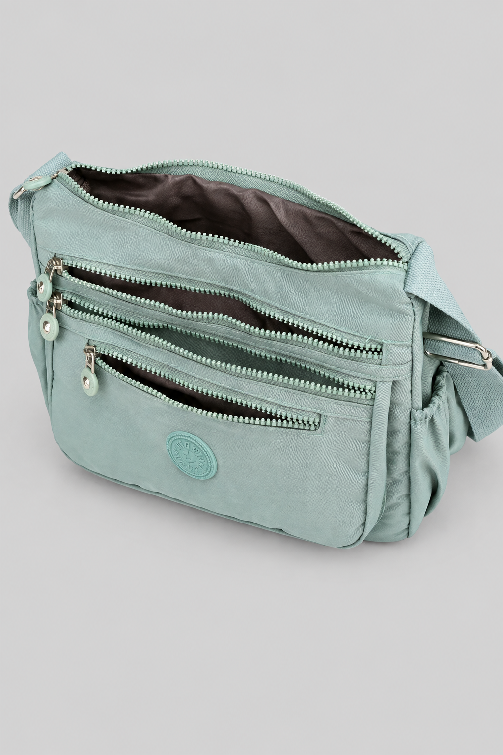 Intérieur du sac Lara d'après la photo du marchand, fond gris uniforme