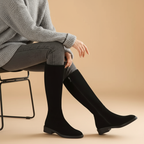 Photo 1 - Noir avec pantalon gris