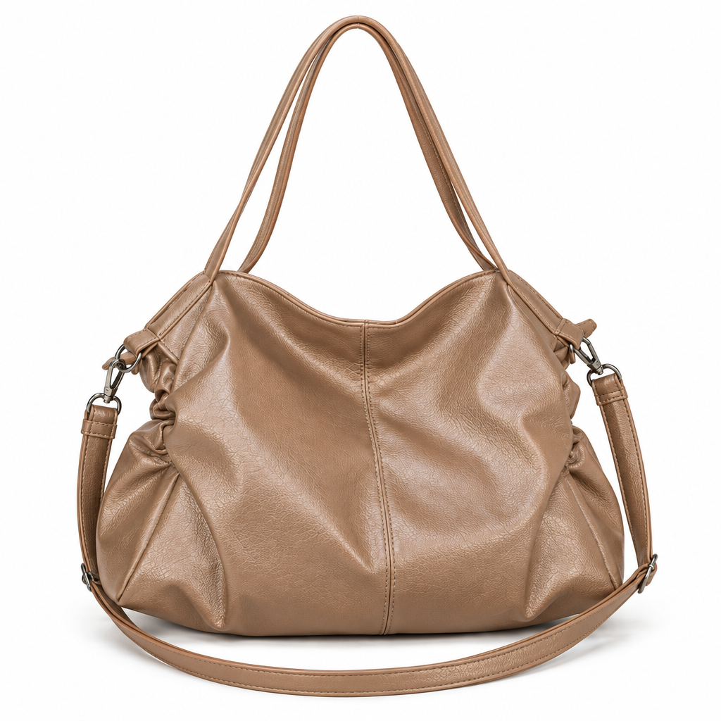 Sac beige camel sur fond blanc