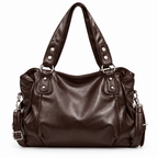 Sac marron foncé sur fond blanc