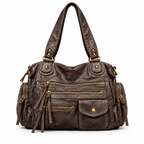 Sac marron multi-poches sur fond blanc