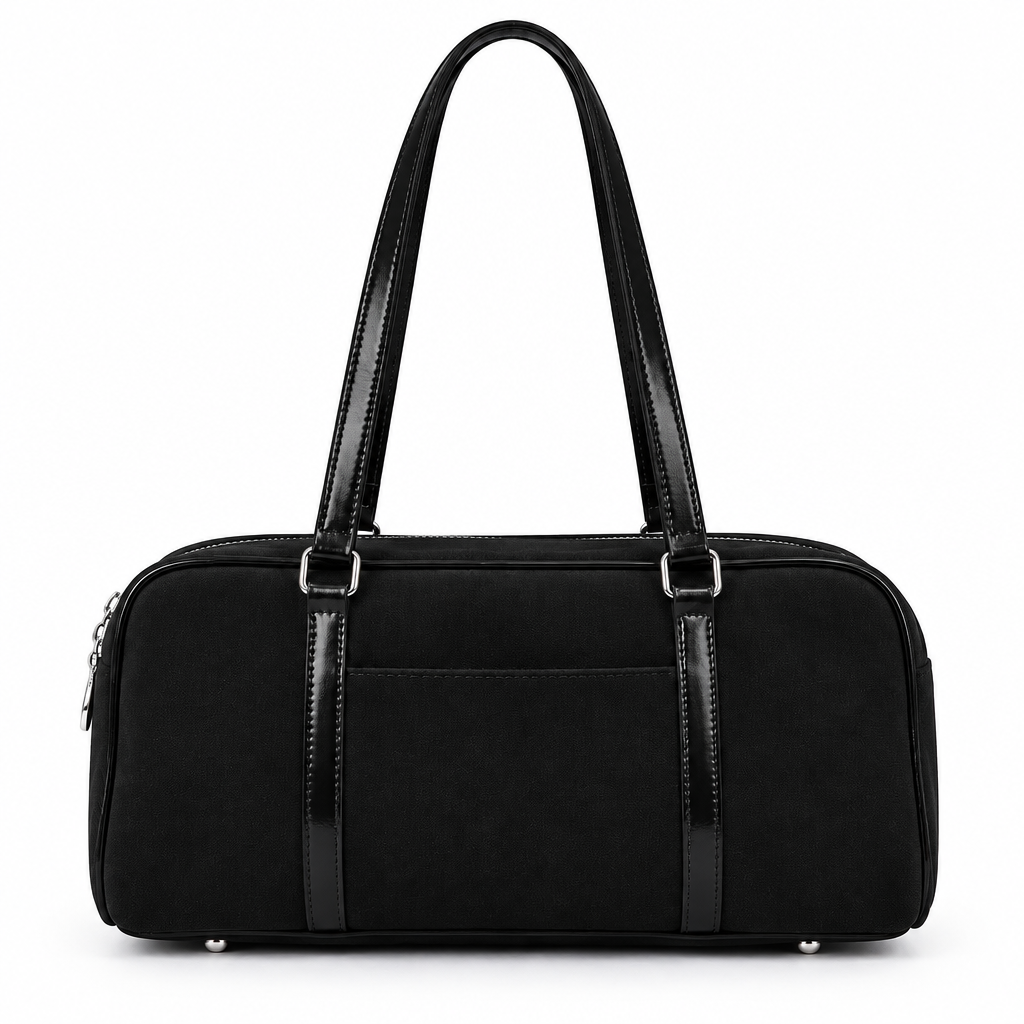 Sac noir sur fond blanc