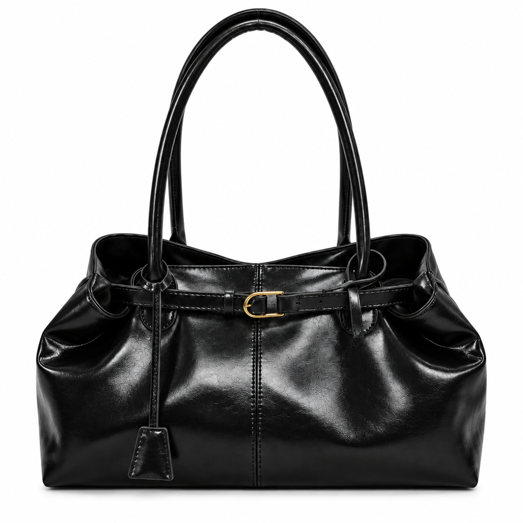 Sac noir sur fond blanc
